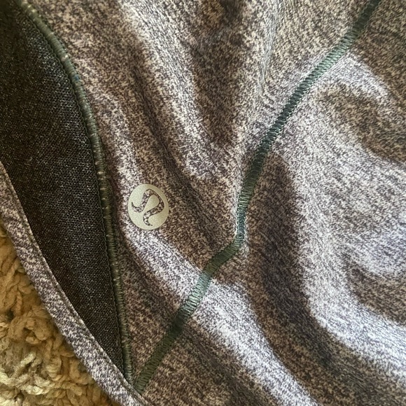 i am selling these grey lulu shorts they are in great condition with no stains. - Picture 2 of 3